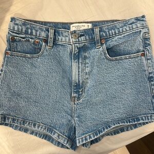 Abercrombie and fitch mom high rise shirt size 6 (28)